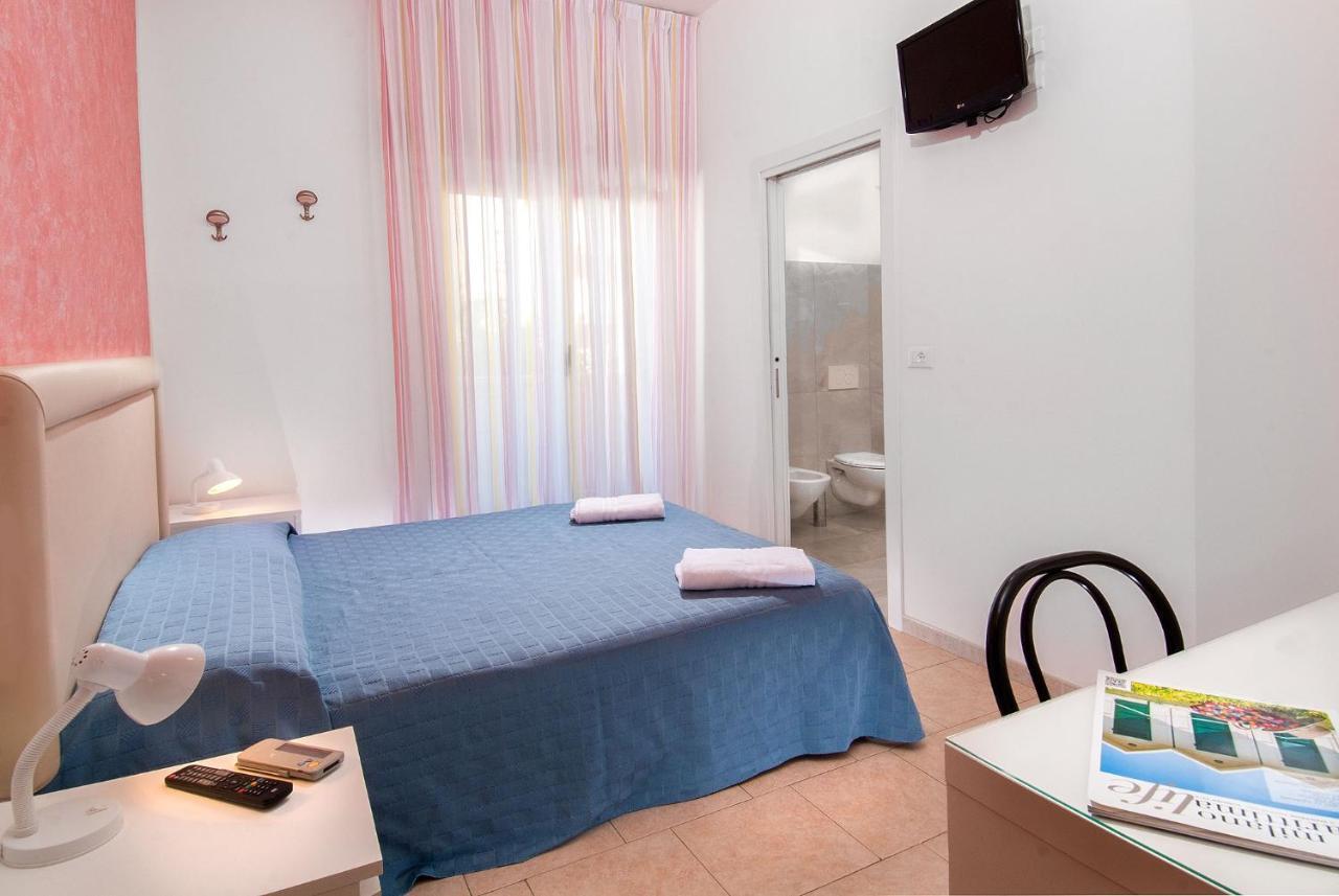 Hotel Vela Milano Marittima Esterno foto