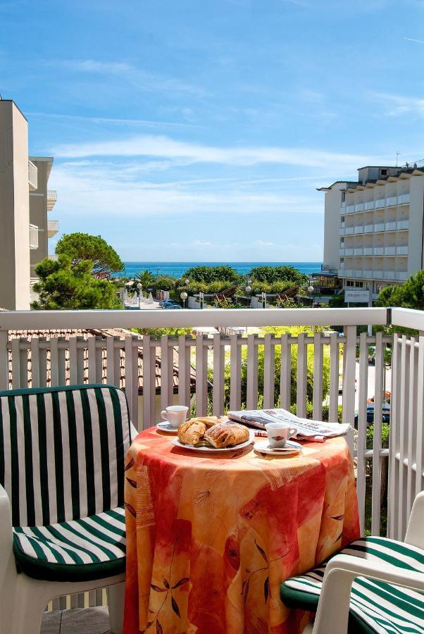 Hotel Vela Milano Marittima Esterno foto
