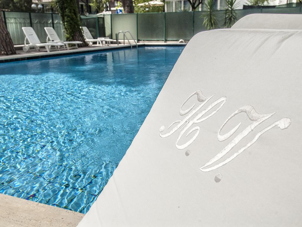 Hotel Vela Milano Marittima Esterno foto